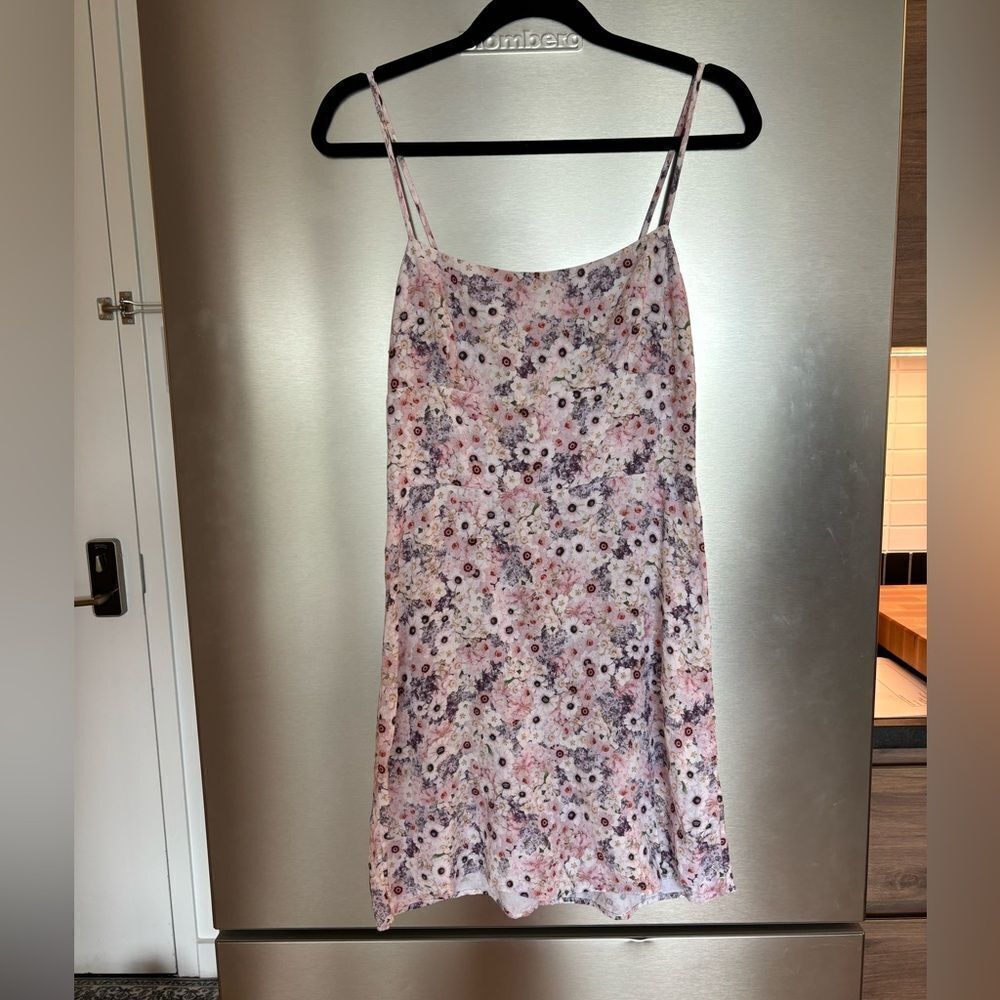 EUC Aritzia Sunday Best Jackson Dress in Powder Pink/Lav Ash - Picture 5 of 7